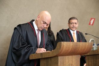 Alexandre de Moraes suspendeu julgamento de Bolsonaro (Foto: Alejandro Zambrana/Secom TSE)