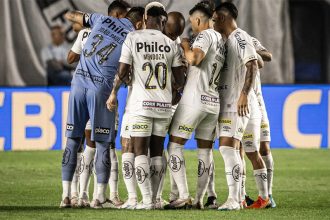 Equipe do Santos: time jogará um mês de portões fechados (Foto: Raul Baretta/Santos FC)