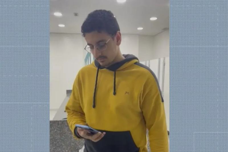 Filmar meninas em banheiro de universidade em São Paulo
