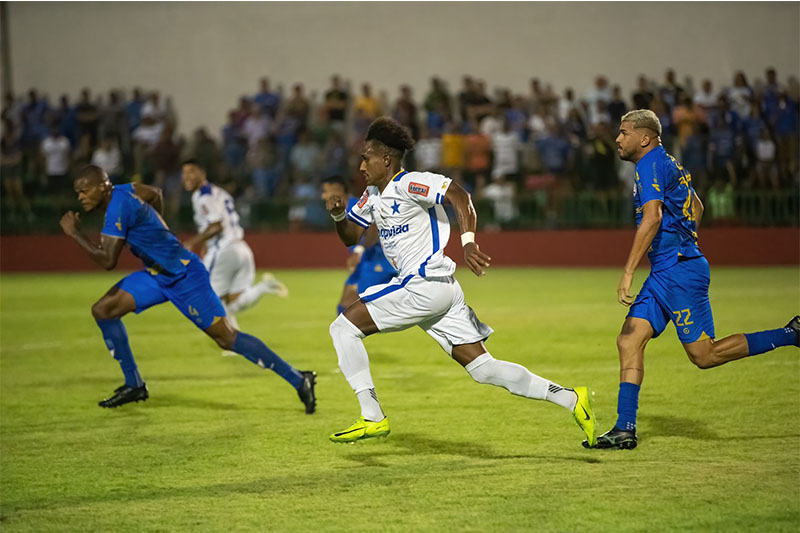 Nacional (de branco) se manteve líder no Grupo A1 com empate no Pará (Foto: Jordão Nunes/Nacional FC/Divulgação)