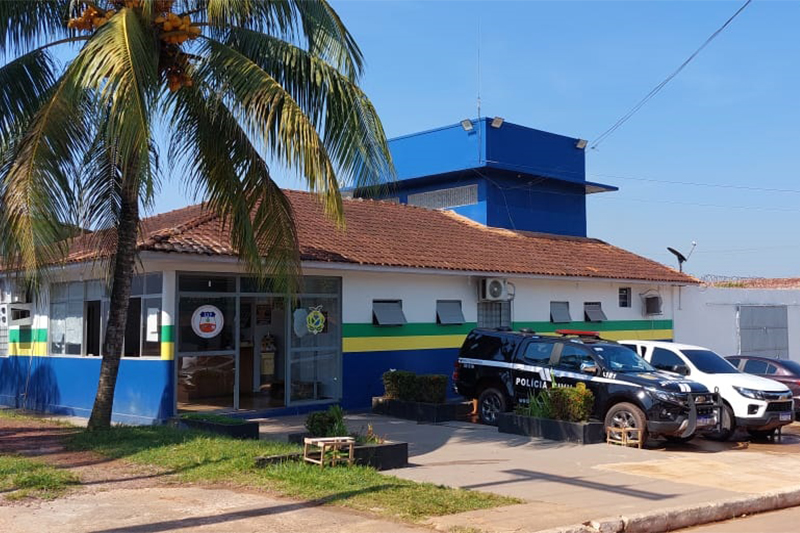 Homem está preso na delegacia de Presidente Figueiredo (Foto: Erlon Rodrigues/PC-AM)