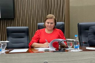 Vereadora Yomara Lins quer escolas de Manaus com cerca elétrica (Foto: CMM/Ascom)