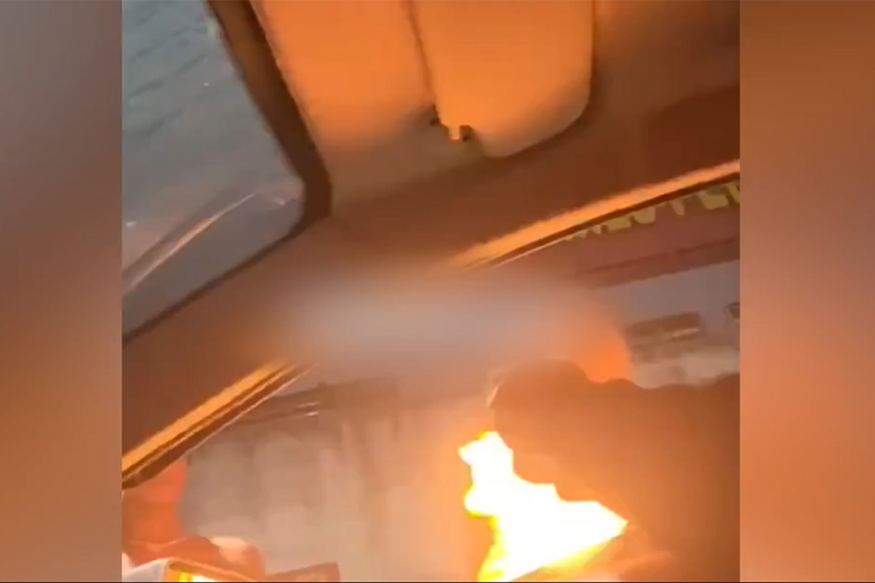 Momento do ataque à garota de programa foi registrado e divulgado nas redes sociais (Foto: YouTube/Reprodução)