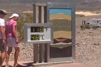 Termômetro registra 48ºC no Vale da Morte, nos EUA (Foto: Euro News/YouTube/Reprodução)