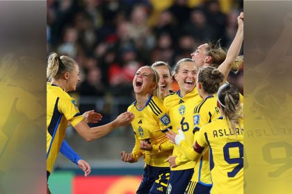 Jogadoras da Suécia comemoram vitória com goleada (Foto: Reprodução/Twitter/@fifaworldcup_pt)
