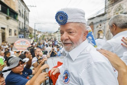 Lula em Ilhéus (BA): cobrança por conclusão de ferrovia (Foto: Ricardo Stuckert-PR)