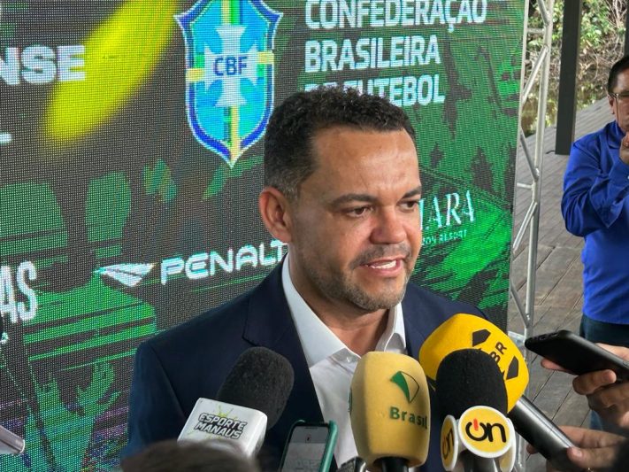 Presidente da FAF, Rozenha, fala da importância da realização da Copa da Floresta (Foto: Valmir Rodrigues/ATUAL)