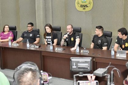 Delegados e delegada informaram em entrevista coletiva como foi prisão do suspeito (Foto: Erlon Rodrigues/PC-AM)