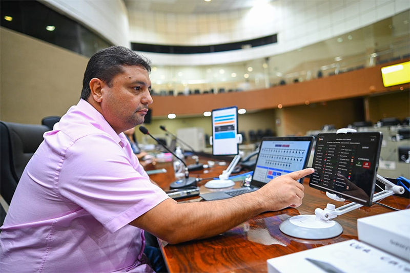 Presidente da CMM, Caio André pediu desculpas por falhas em tablets (Foto: Diego Caja/Dicom CMM)
