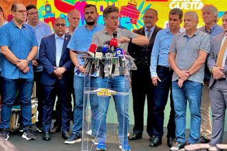 Prefeito David Almeida anunciou custo e patrocinadores do #SouManaus (Foto: Willison Cardoso/AM ATUAL)