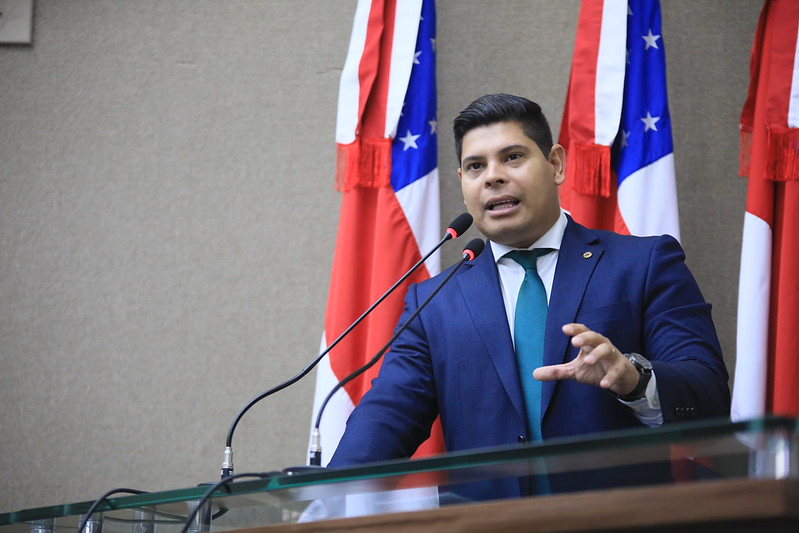 Proposta para criar carteira de identidade para cães e gatos é do deputado Mário César Filho (Foto: Hudson Fonseca/ALE)