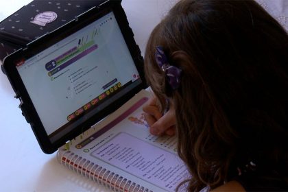 Educação Conectada vai financiar internet nas escolas públicas (Foto: TV Brasil/Caminhos da Reportagem/Reprodução)