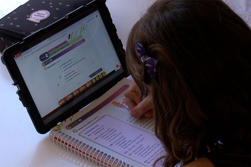 Educação Conectada vai financiar internet nas escolas públicas (Foto: TV Brasil/Caminhos da Reportagem/Reprodução)