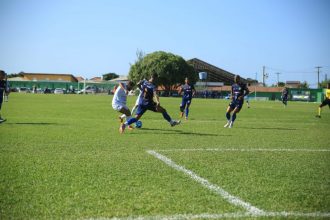 Parnahyba (de branco) abriu vantagem no primeiro jogo (Foto: Lucas Marinho/Parnahyba)