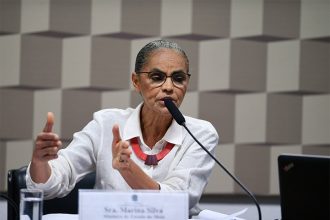 Marina Silva em reunião no Senado: exploração econômica pode ser conciliada com preservação ambiental (Foto Edilson Rodrigues/Agência Senado)
