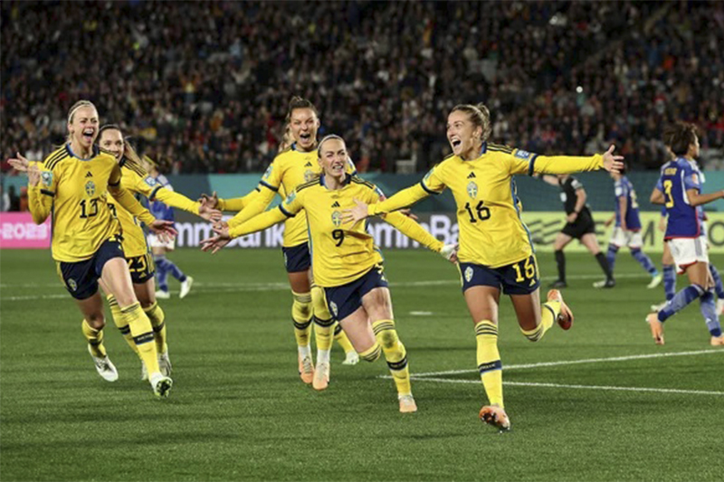 Suecas festejaram classificação às semifinais da Copa do Mundo (Foto: Reprodução/Twitter/@fifaworldcup_pt)