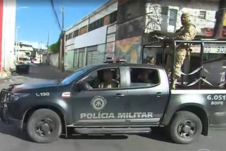Policiais militares em ação de combate ao crime em cidade da Bahia Imagem/G1/Reprodução)