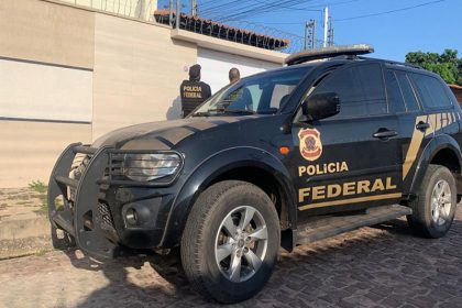 Agentes da PF fizeram busca e apreensão na casa de general (Foto: PF/Divulgação)