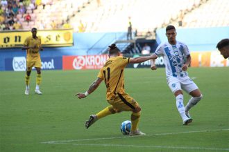 Amazonas FC x Paysandu: confusão e insatisfação com o VAR (Foto: Jadison Sampaio/AMFC)