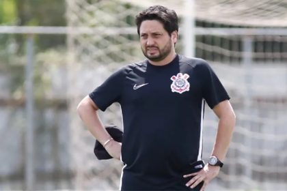 Arthur Elias anunciou sua primeira convocação como técnico da seleção (Foto: Rodrigo Gazzanel/Agência Corinthians)