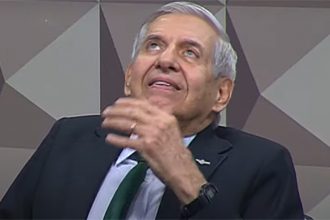 Augusto Heleno em depoimento à CPI do 8/1: negação de plano golpista (Imagem: TV Senado/Reprodução)