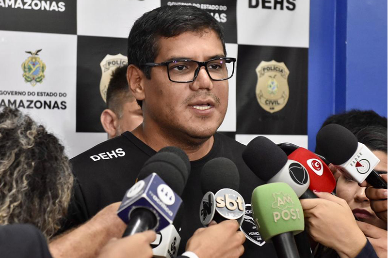 Delegado Ricardo Cunha diz que suspeito devia dinheiro para agiota e indicou médico para ser sequestrado (Foto: Erlon Rodrigues/SSP-AM)
