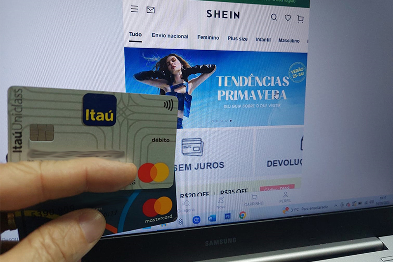 Shein é um dos maiores sites de venda de produtos do exterior pela internet (Foto: AM ATUAL)