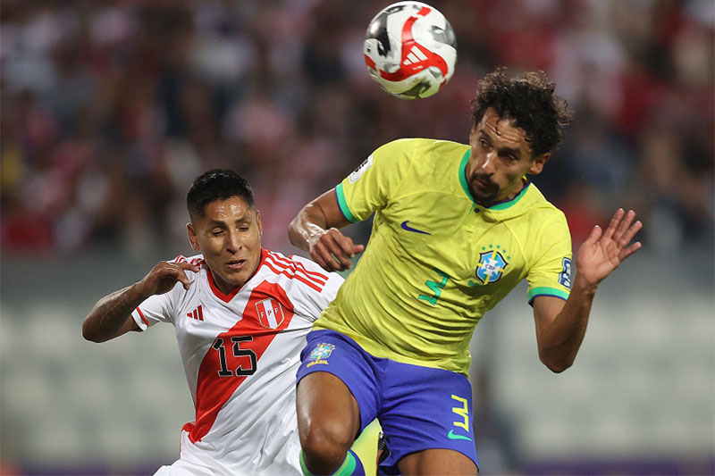 Marquinhos fez de cabeça o gol da vitória da seleção contra o Peru (Foto: Vitor Silva/CBF)