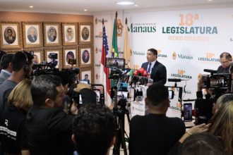 Presidente Caio André atendeu determinação judicial e nomeou 77 novos servidores (Foto: Emerson França/CMM)