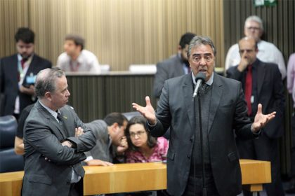 Adilson Amadeu perdeu o mandato, mas decisão não tem efeito imediato (Foto: André Bueno/CMSP)