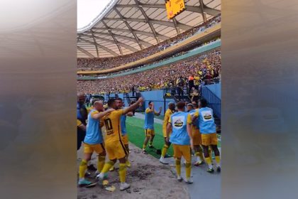 Jogadores do Amazonas FC festejam vitória e acesso à Série B do Brasileirão Imagem: Twitter/Reprodução)