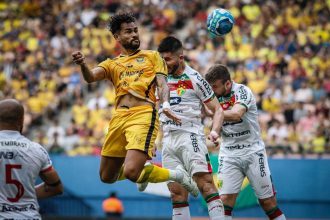 Amazonas FC empata sem gols com o Brusque e briga pela taça da Série C está em aberto