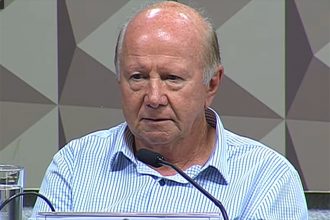 Argino Bedin ficou calado na CPMI do 8/1, nesta terça, no Senado (Foto: TV Senado/Reprodução)