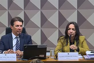 Arthur Maia e Eliziane Gama na CPI do 8/1: relatório final (Imagem: TV Senado/Reprodução)
