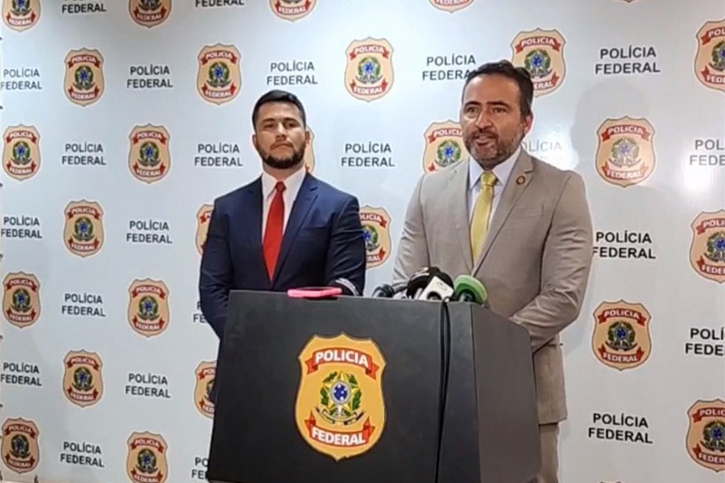 Sávio Pinzon (de paletó claro) e Michel Pablo detalharam ações da Operação Tesouro Oculto (Foto: Reprodução)