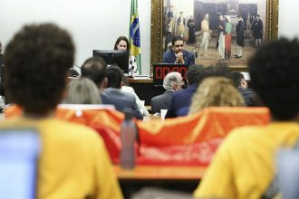 Comissão da Previdência aprovou projeto que proíbe casamento homossexual (Foto: Lula Marques/ABr)