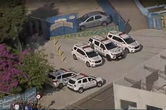 Polícia ocupou a frente da escola e apura motivação do ataque (Imagem: G1/YouTube/Reprodução)