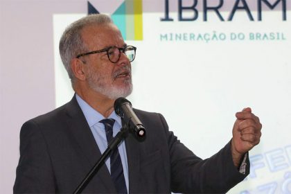 Raul Jungmann , presidente do Ibram, busca financiamento para mineração de metais críticos (Foto: Fabio Rodrigues Pozzebom/ABr)