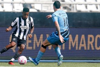Botafogo e Athletico ficaram no empate em jogo que começou no sábado e terminou neste domingo (Foto: Vitor Silva/Botafogo)