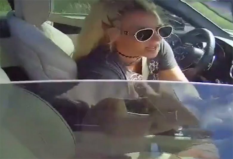 Britney Spears no momento que foi parada: multa de trânsito (Imagem: X Twitter/Reprodução)