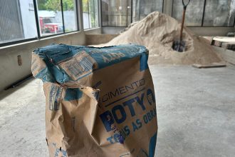 Cimento Poty é um dos que estão em falta em Manaus (Foto: Murilo Rodrigues/AM ATUAL)