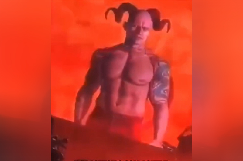 "Diabo" apareceu na abertura de show de Léo Santana: cantor diz que é homem de Deus (Imagem: TikTok/Reprodução)