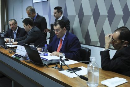 Eduardo Braga, relator do projeto do Senado, incluiu concessões de última hora (Foto: Lula Marques/ABr)