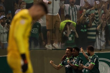 Endrick (centro) fez o gol da vitória palmeirense (Foto: Cesar Greco/Palmeiras/by Canon)
