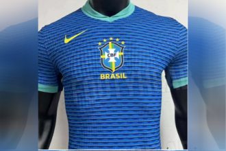 Escudo centralizado e ondas: site divulga imagem de nova camisa da seleção brasileira (Foto: Headlines/Divulgação)