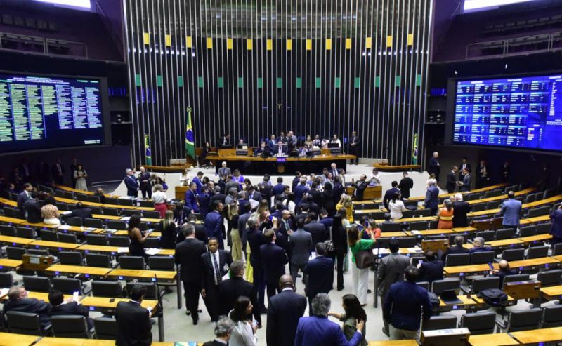 Câmara dos Deputados derrubou vetos do governo federal (Foto: Zeca Ribeiro/Câmara dos Deputados)