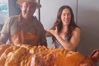 Claudia Raia com o cozinheiro que fez a pururuca de porco: críticas e apoio nas redes sociais (Imagem: Instagram/Reprodução)