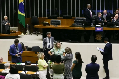 Câmara dos deputados aprovou lei que criminaliza criação de imagens por inteligência artificial (Foto: Lula Marques/Agência Brasil)