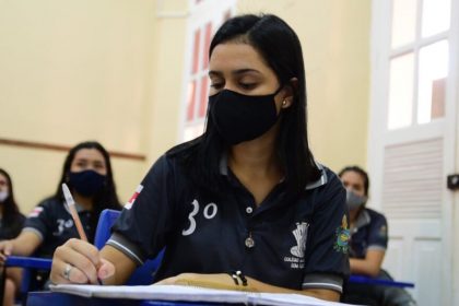 O cursinho será destinado a alunos da rede pública ou que tiverem bolsa integral em escolas privadas (Foto: Divulgação/Seduc-Am)