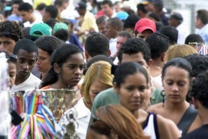 Pela primeira vez, desde 1991, a maior parte da população do Brasil se declara parda (Foto: Arquivo/Agência Brasil)